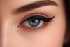 Comment faire un trait d'eyeliner parfait en 1 seconde